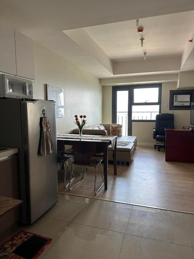 Jojies Crib Horizons101 One Bedroom Penthouse *