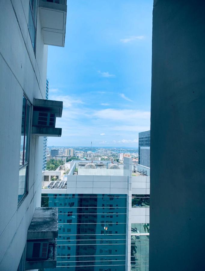 In Avida Tower It Park , Lahug City, Fully Furnished Cebu