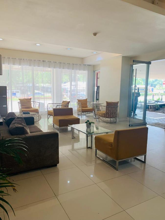 In Avida Tower It Park , Lahug City, Fully Furnished Aparthotel