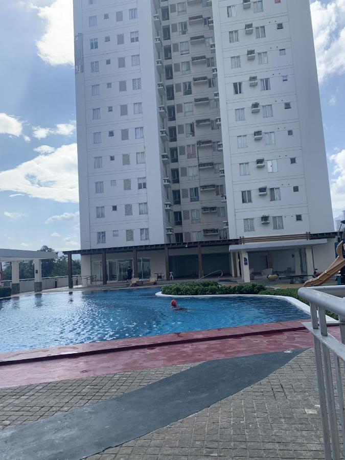 In Avida Tower It Park , Lahug City, Fully Furnished Aparthotel