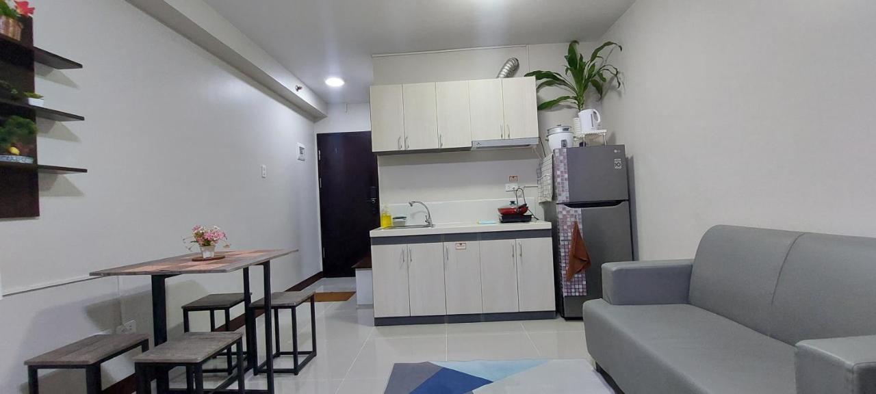 Dracarys Place 2 With Balcony Unlimited Wifi Lapulapu View Aparthotel