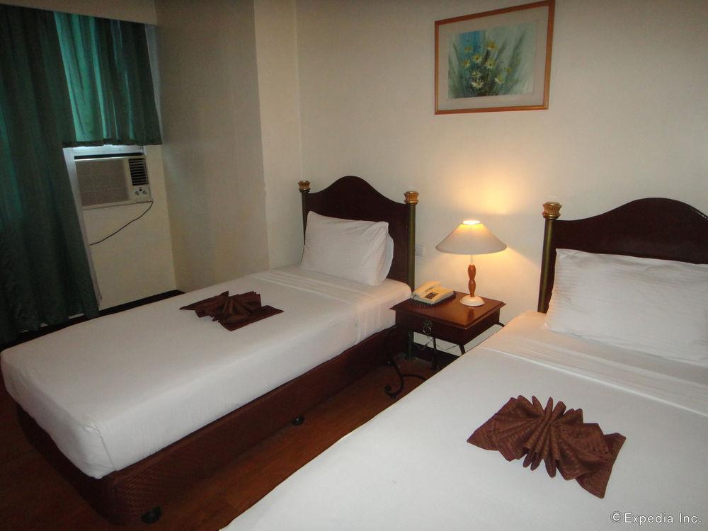 Hotel The Golden Peak & Powered By Cocotel