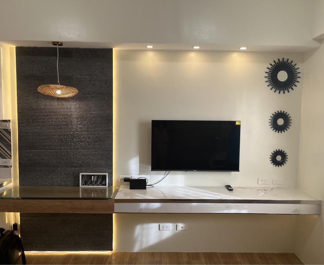 Aesthetic Functional Minimalist Space Sunvida Tower Sv1716 Cebu