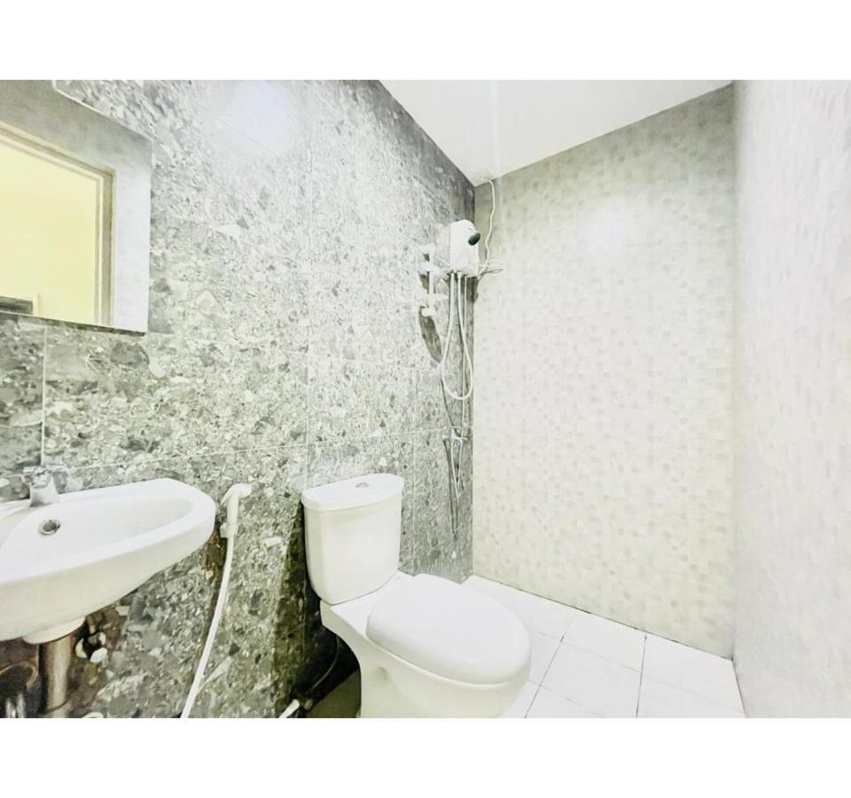 Oyo 1008 Armond Hotel