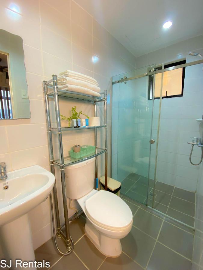2 Bedroom @ Midpoint Residences W/ View Mandaue City