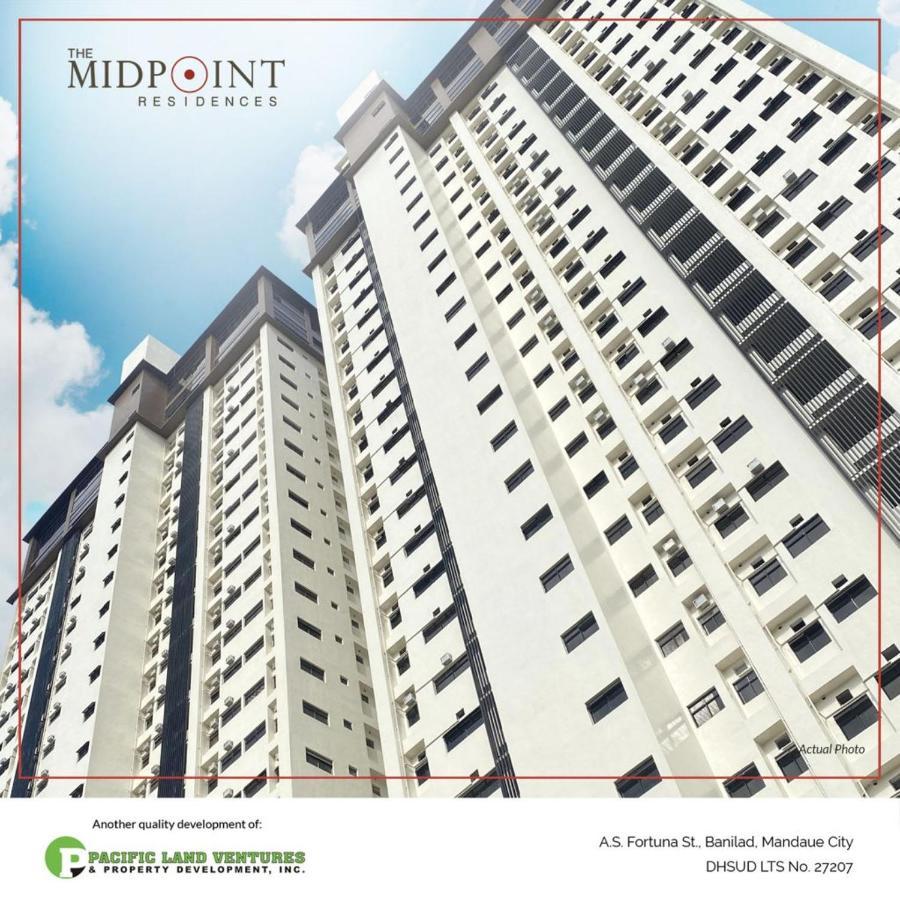 2 Bedroom @ Midpoint Residences W/ View