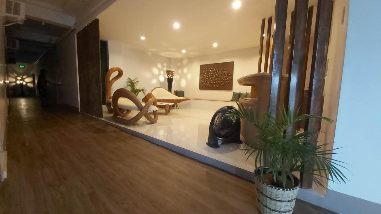 Traveler's Hostel