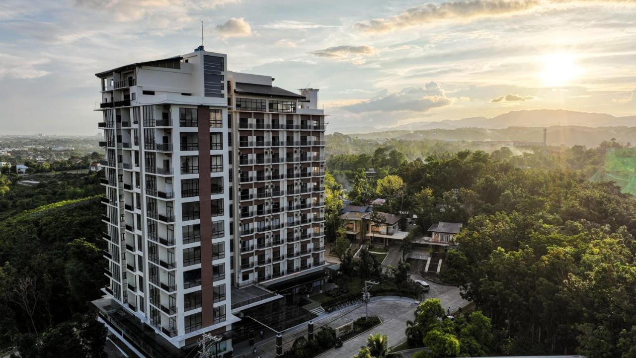 Cebu One Tectona Hotel