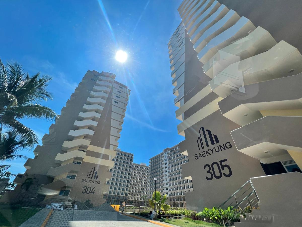 With Resort-like Living, Everyday Apartment *