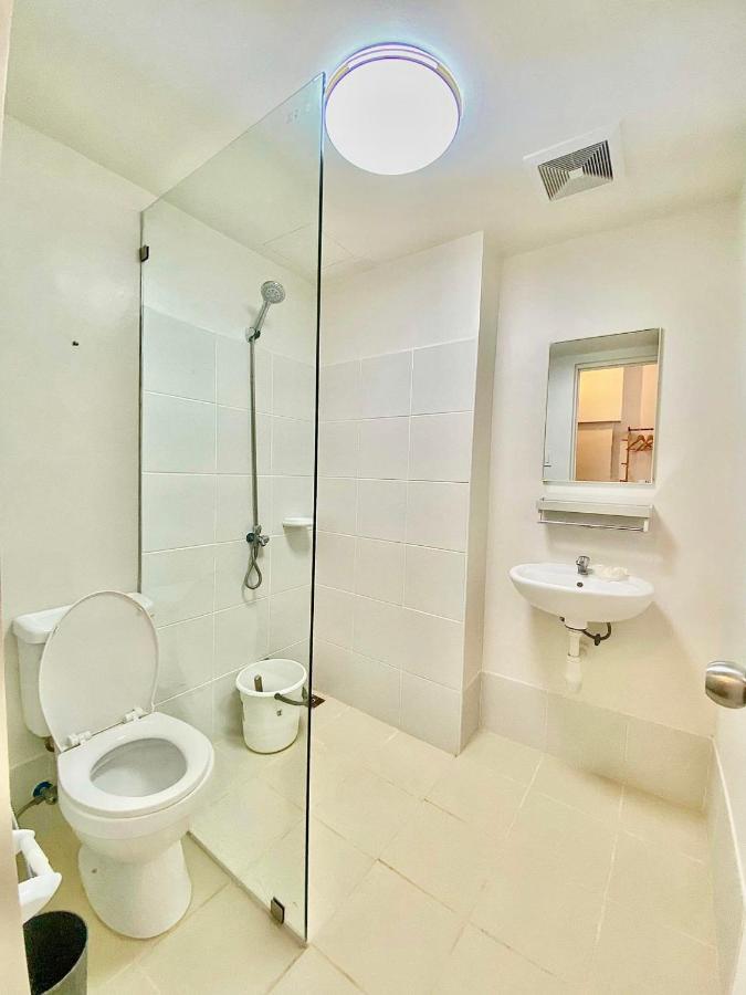 Kiki's Condotel *