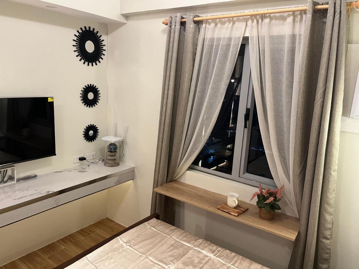 Aesthetic Functional Minimalist Space Sunvida Tower Sv1716 Aparthotel Cebu