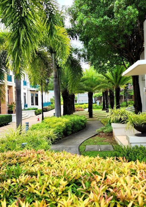 Neroki's Crib Cozy & Luxurious Staycation! * Cebu