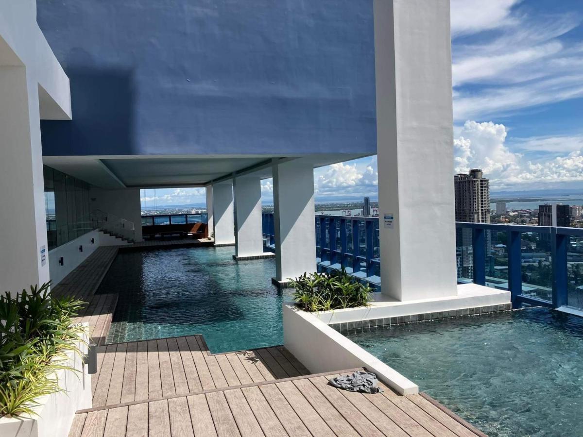 38 Park Avenue Right In The Heart Of It Park Cebu, 55 Inches Tv, Wifi Apartment *