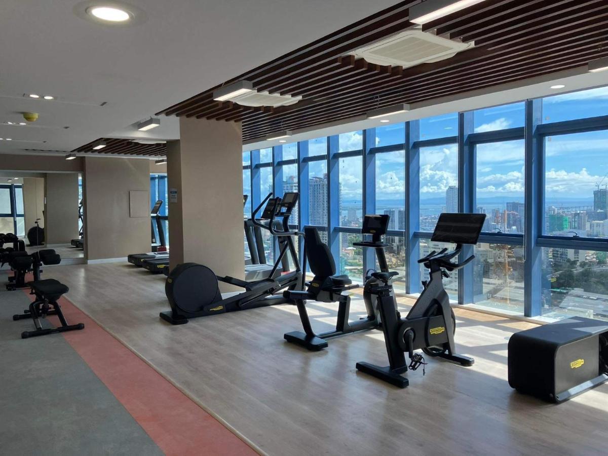 38 Park Avenue Right In The Heart Of It Park Cebu, 55 Inches Tv, Wifi Tabok