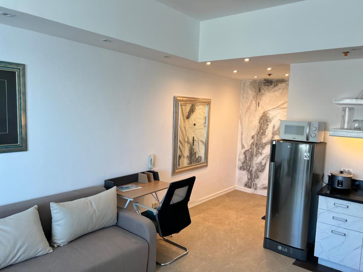 La Mirada Residences Sea-view Apartment *
