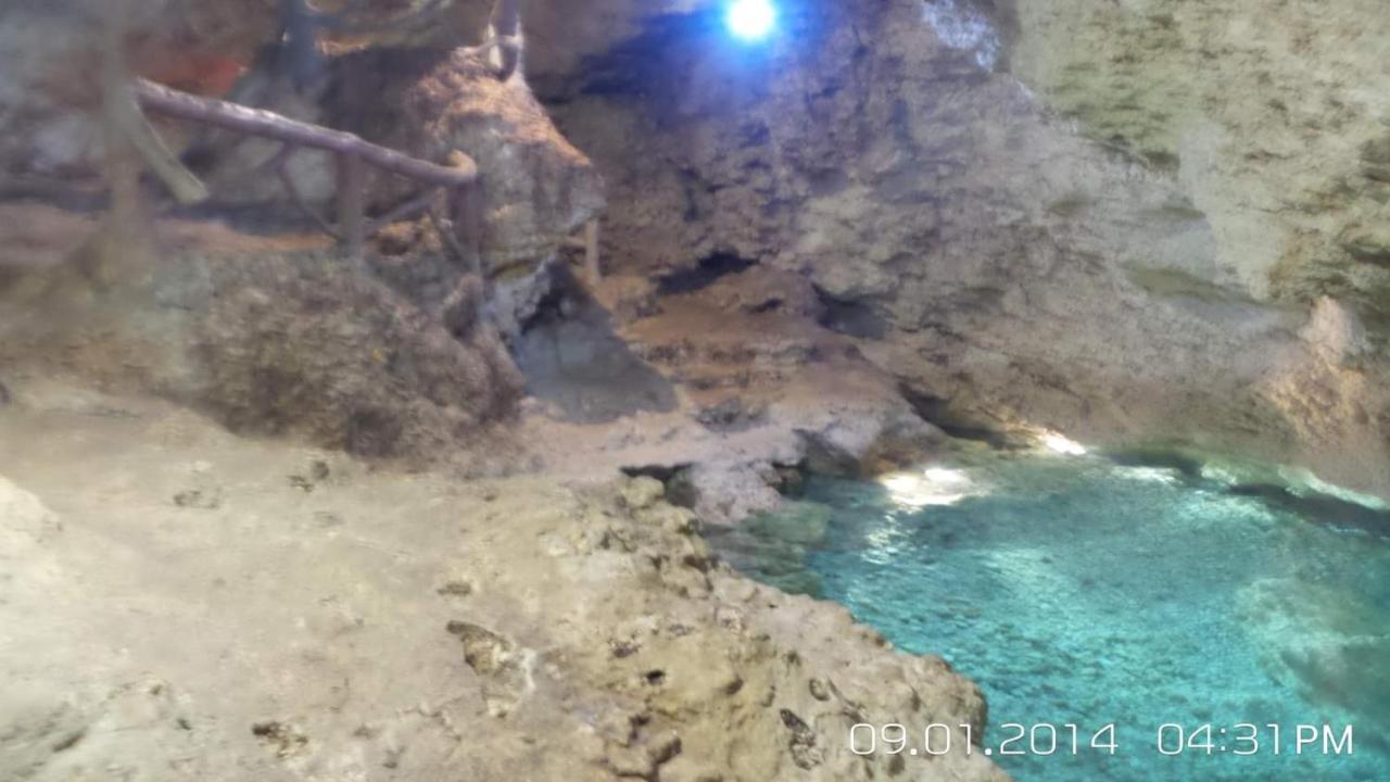 Paraiso Cave & Restaurant & Hotel *