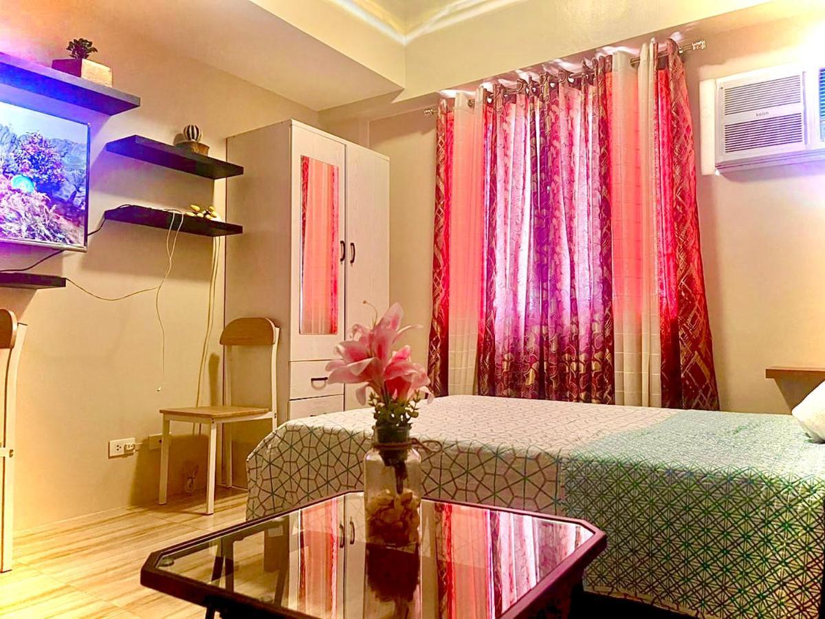 Across Sm Sunvida Tower Unit Bed & Breakfast *
