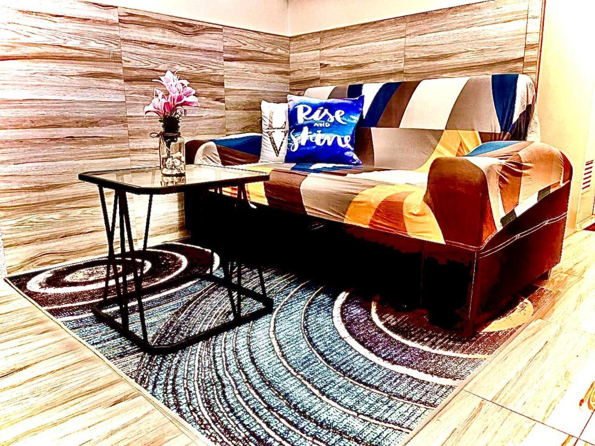 Bed & Breakfast Across Sm Sunvida Tower Unit *