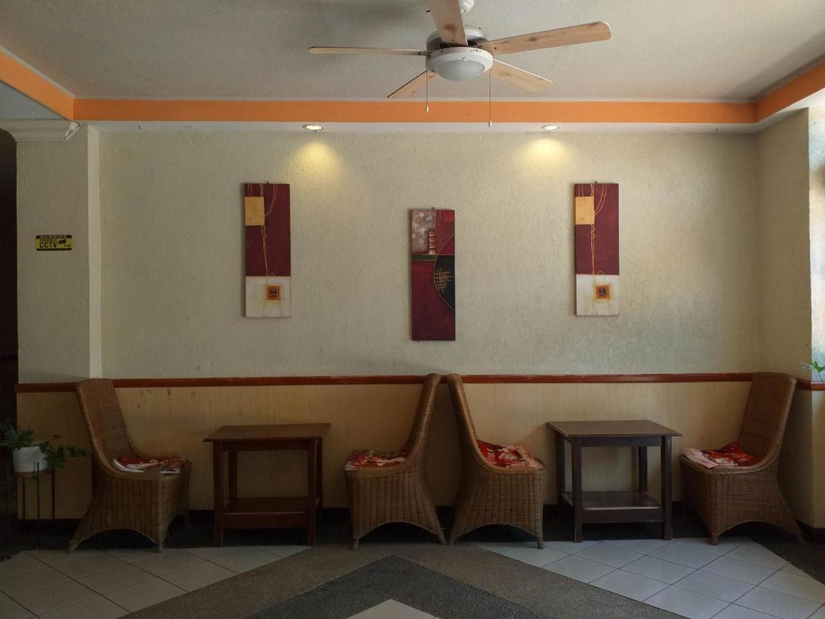 Hotel Mactan Airport Hilltop 3*