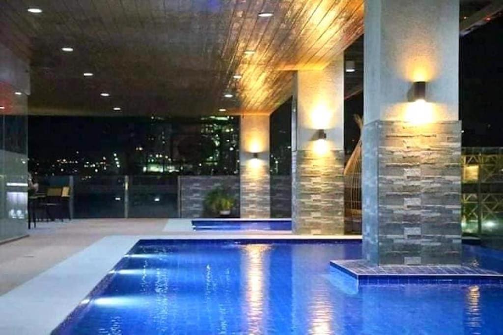 Arthomes At Sunvida Tower *