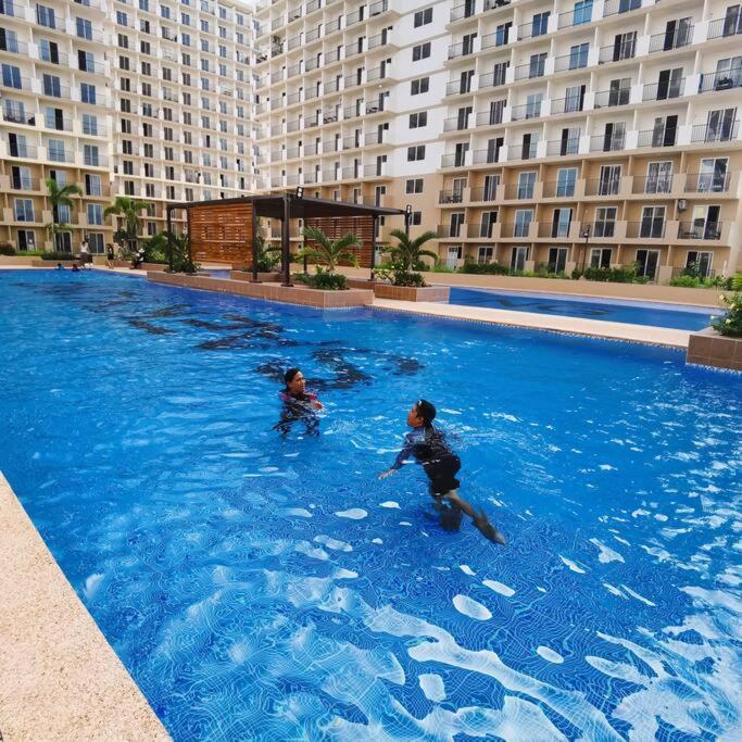 Apartment Affordable W/ Wi-fi, Pool & Shower Heater *