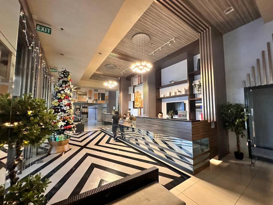 Living,the Persimmon Double Beds 4pax Apartment Cebu
