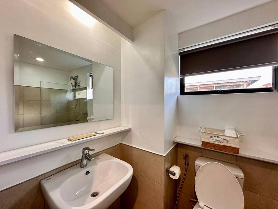 Living,the Persimmon 2-4pax Apartment