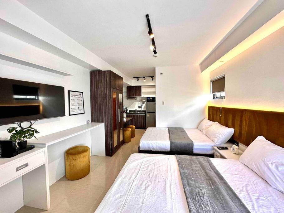 Living, The Persimmon Double Beds Apartamento