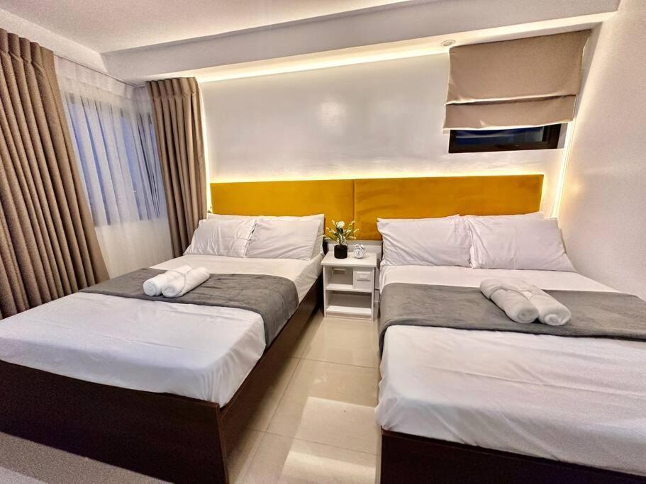 Living, The Persimmon Double Beds Apartamento *