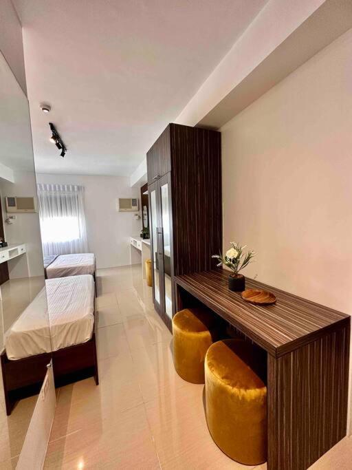 Living, The Persimmon Double Beds Apartamento Cebu