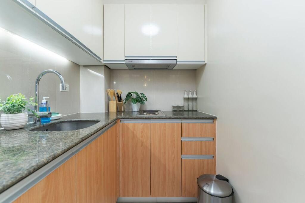 Apartment Omp 17j-t1, Seaview, Beach, Pool Access,near Airport, Fast Wi-fi, Netflix Punta Engano (Mactan)
