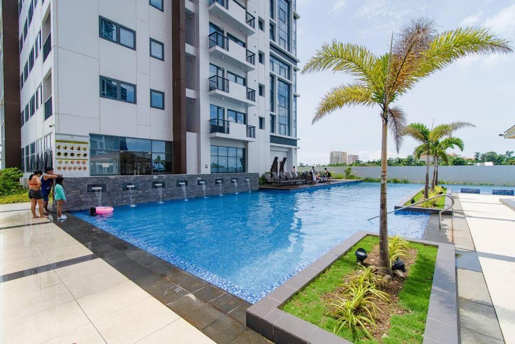 Apartment Omp 17j-t1, Seaview, Beach, Pool Access,near Airport, Fast Wi-fi, Netflix Punta Engano (Mactan)