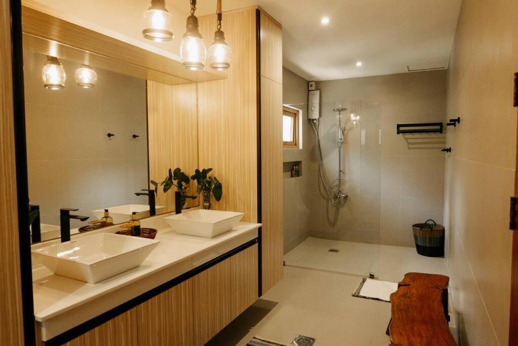 Reef Side Exclusive Beachfront House In Cebu