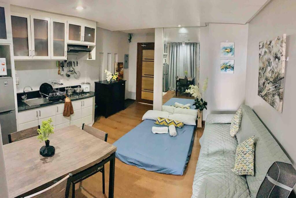 Spacious Appleone Equicom Ayala Apartment