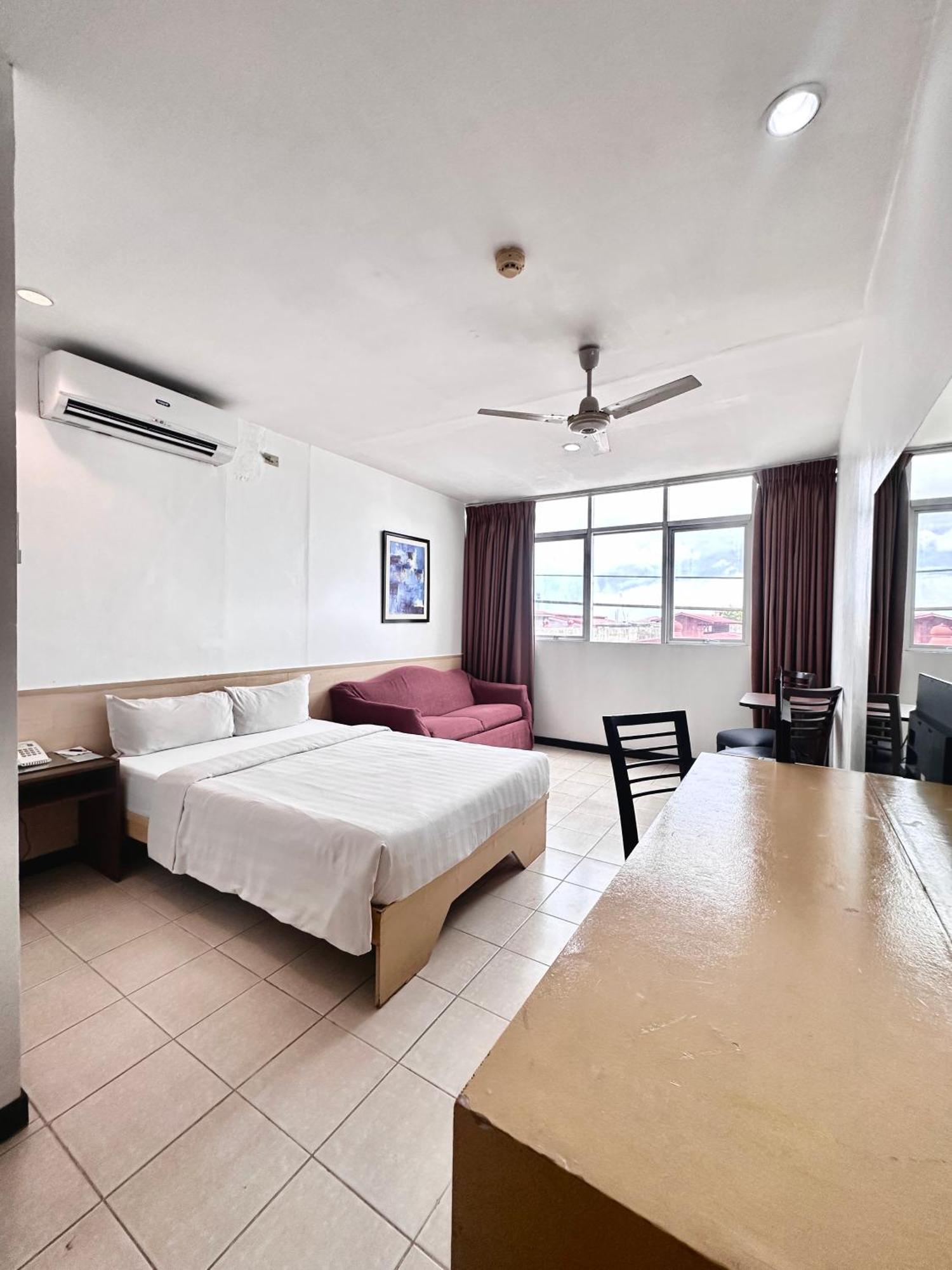 Hotel Pier Cuatro 2*