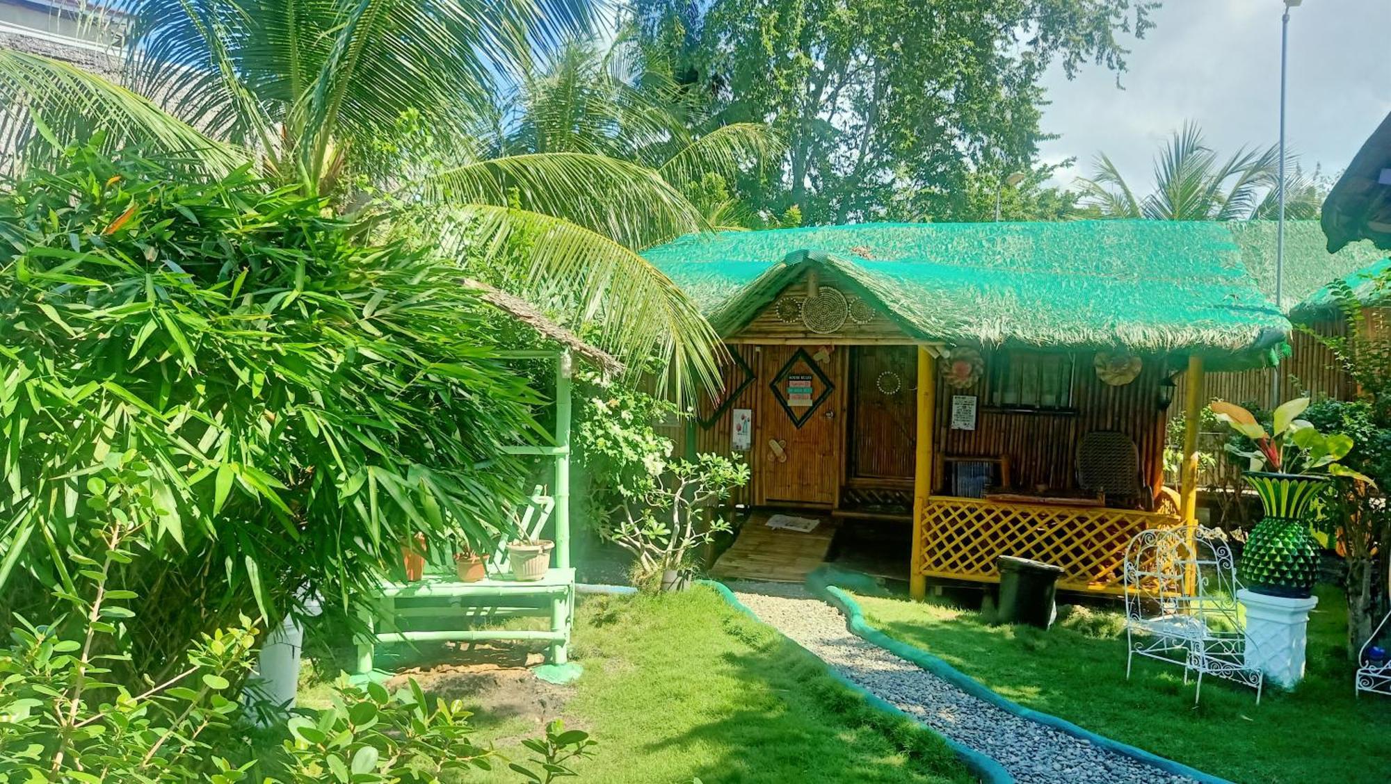 Bed & Breakfast Bamboo House / Moalboal