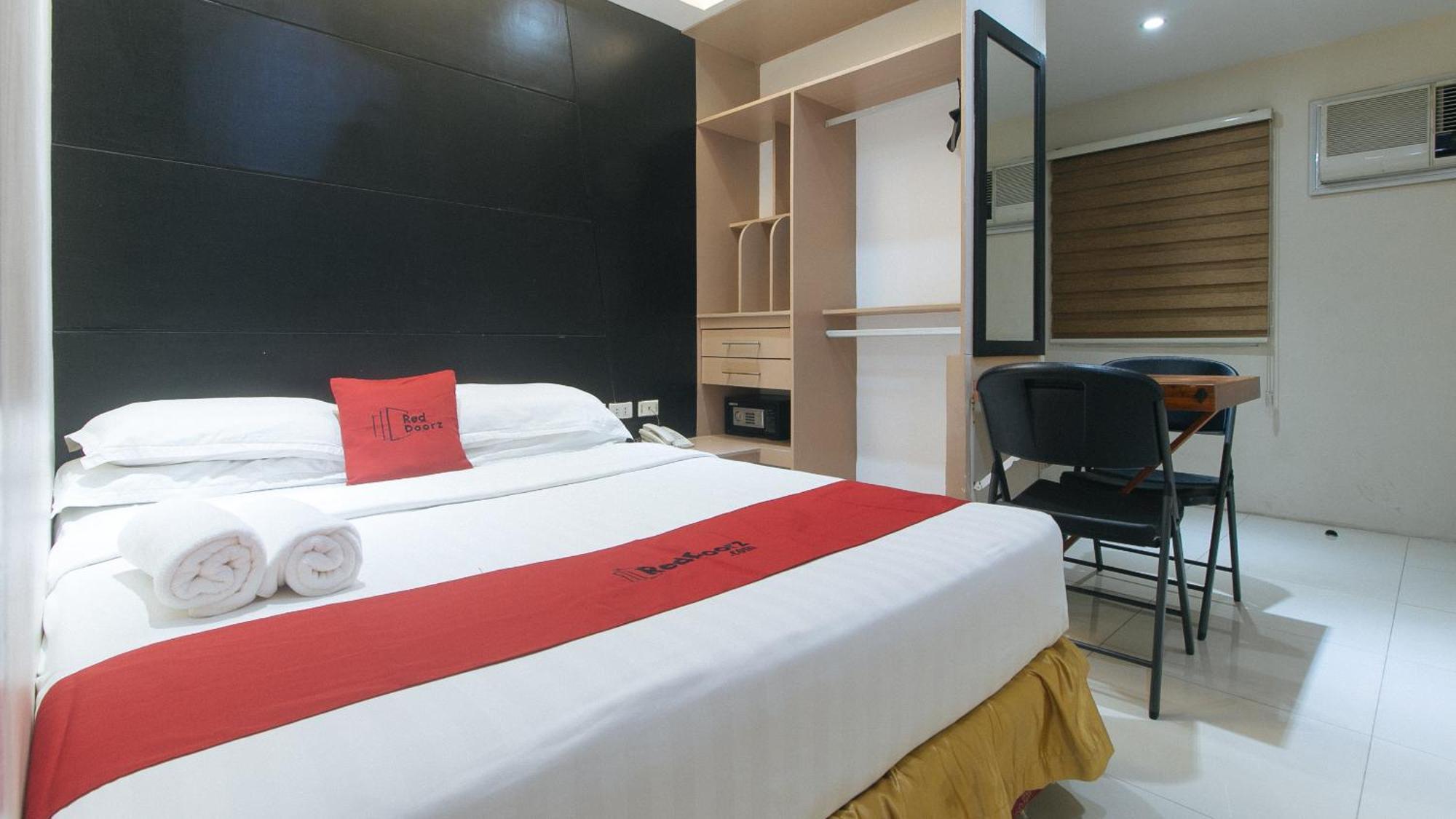 Reddoorz At Grand Apartelle Hernan Cortes Hotel