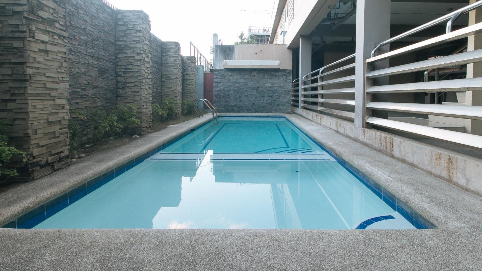 Hotel Reddoorz At Grand Apartelle Hernan Cortes Cebu