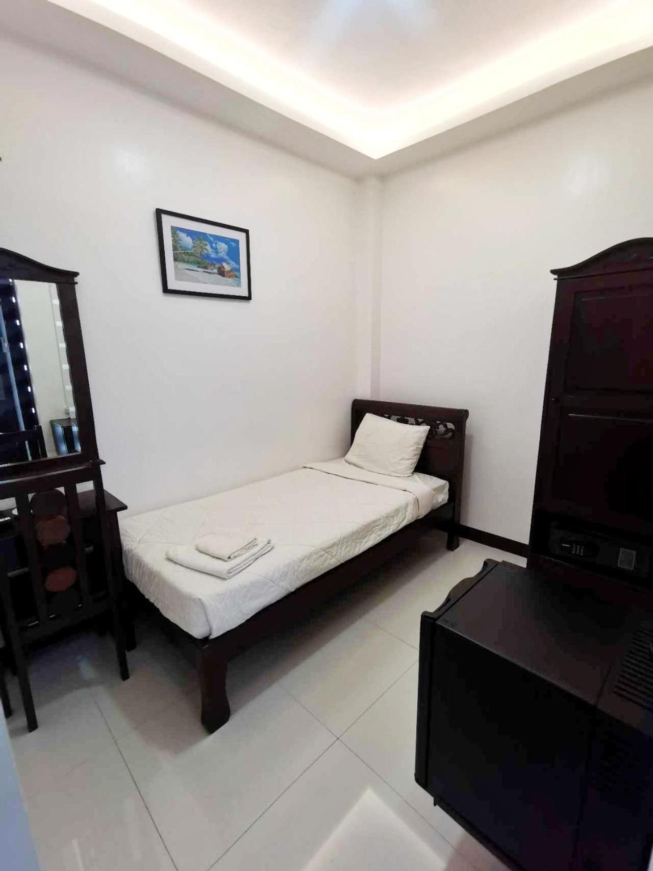 Aparthotel Mj House *