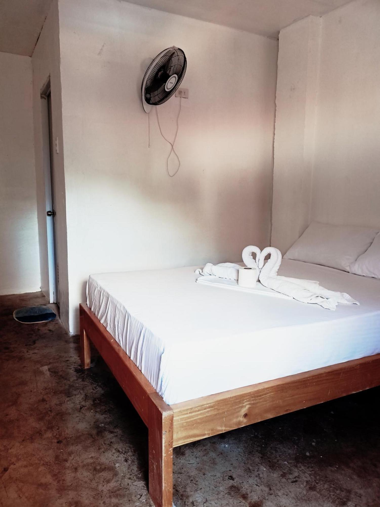 Hostel Camotes *
