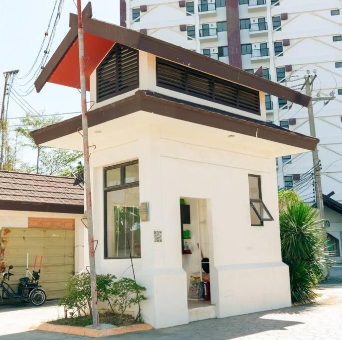 E&d Royal Oceancrest Mactan - 1br Full With Balcony And Rooftop With Panoramic View Near Airport Apartment Lapu-Lapu City