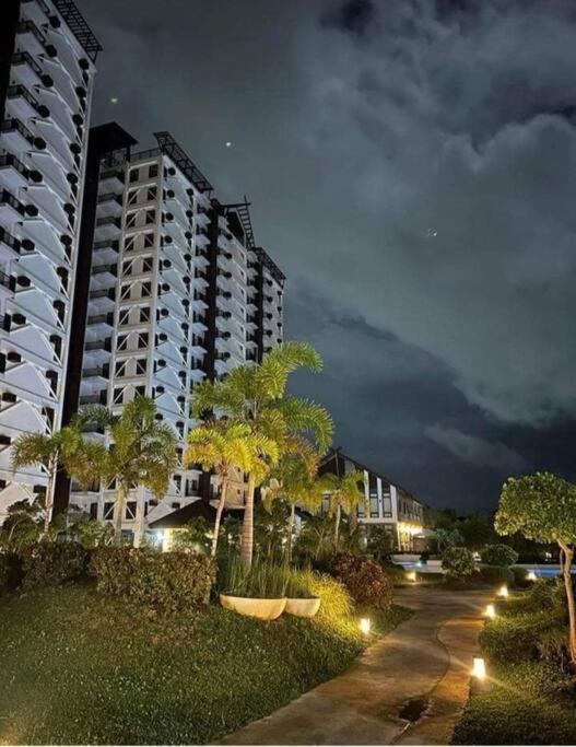 E&d Royal Oceancrest Mactan - 1br Full With Balcony And Rooftop With Panoramic View Near Airport Apartment *