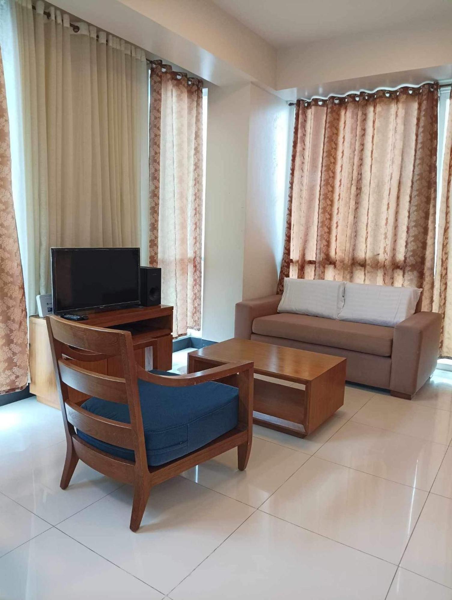 Mactan Seaview Apartment *