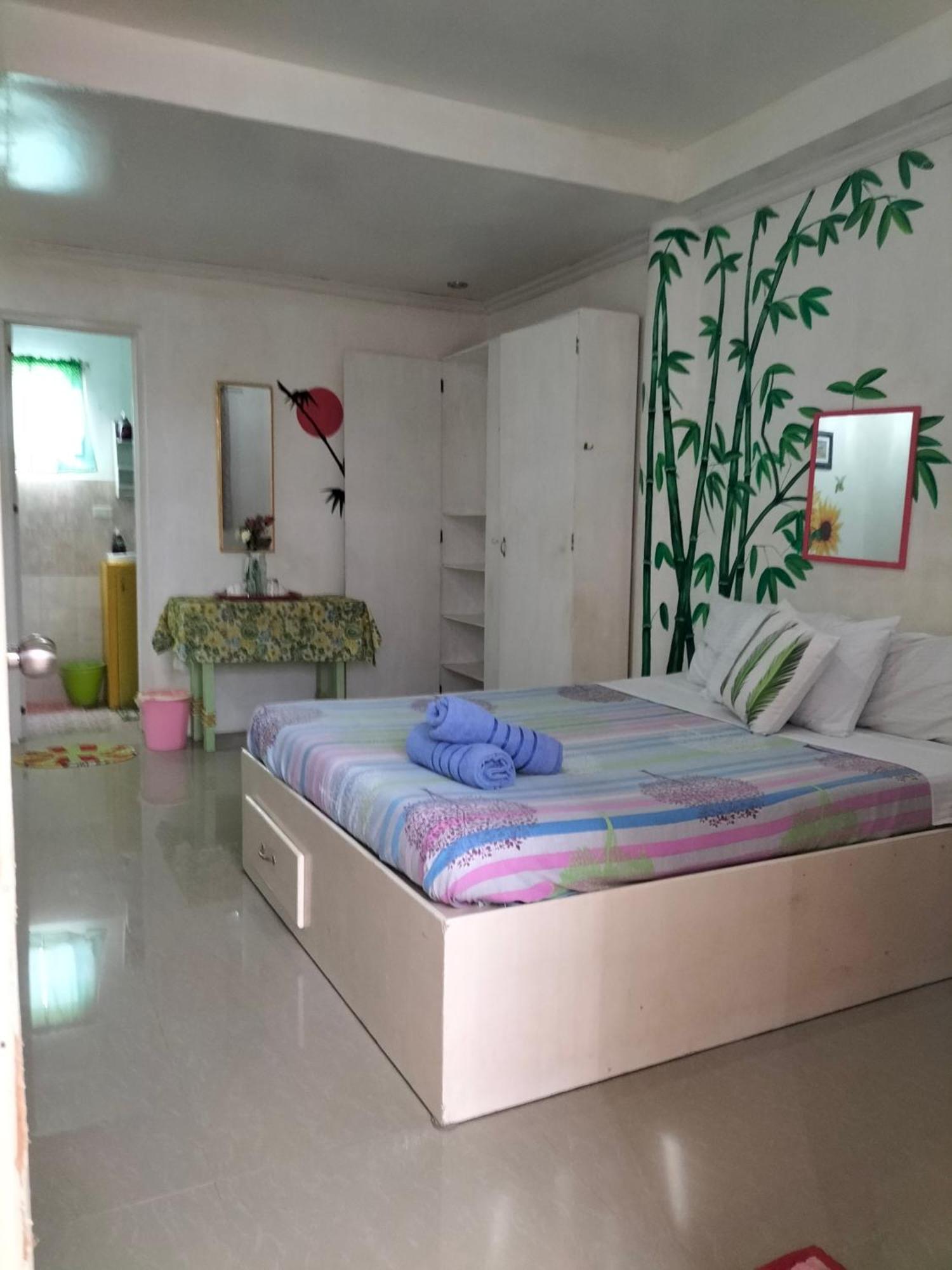 Cronin Bed & Breakfast Oslob