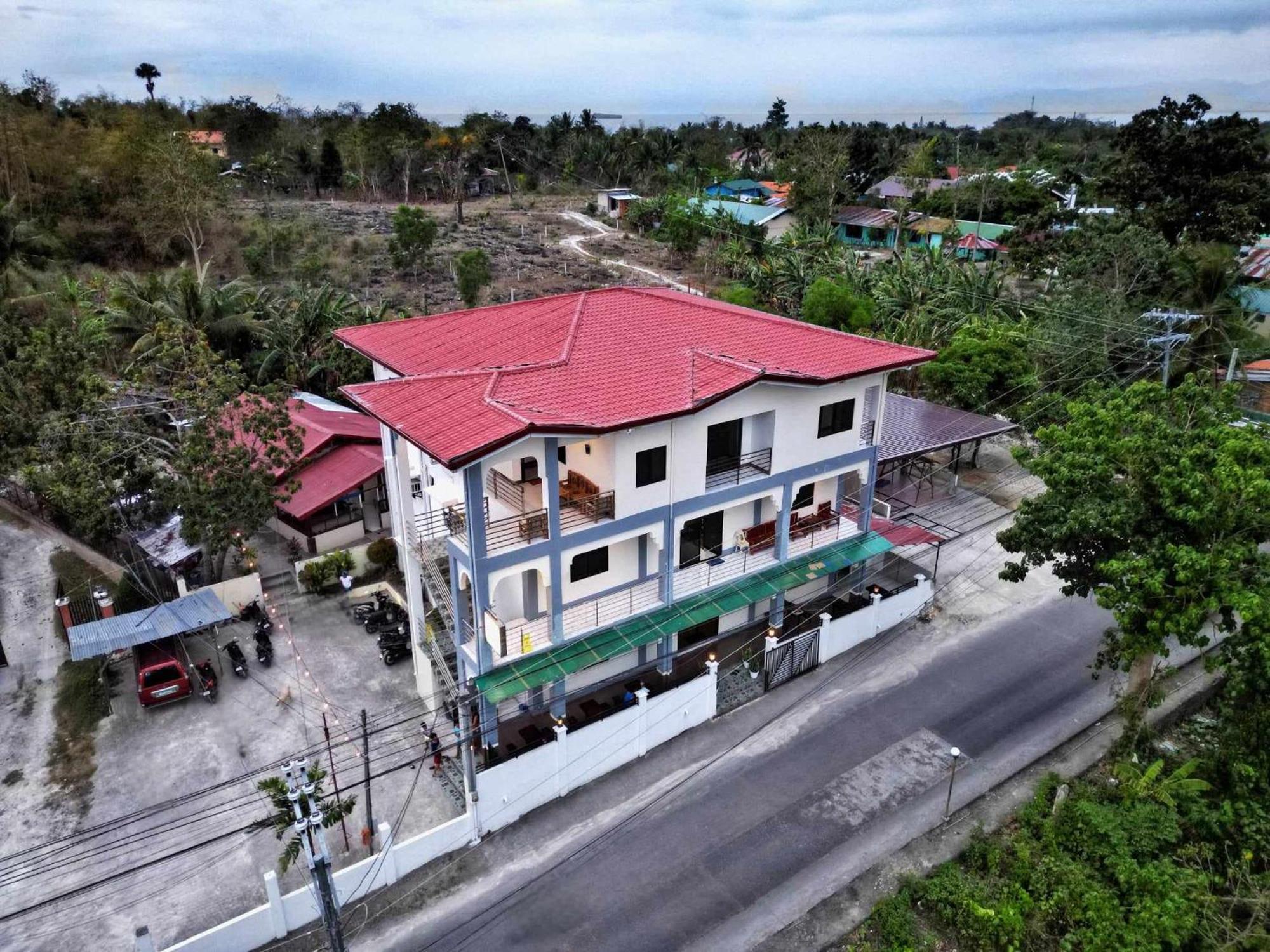 Junie House Moalboal