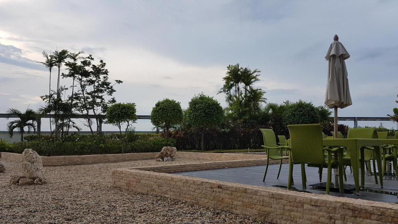 Mactan Newtown With Pool Access Apartment Lapu-Lapu City