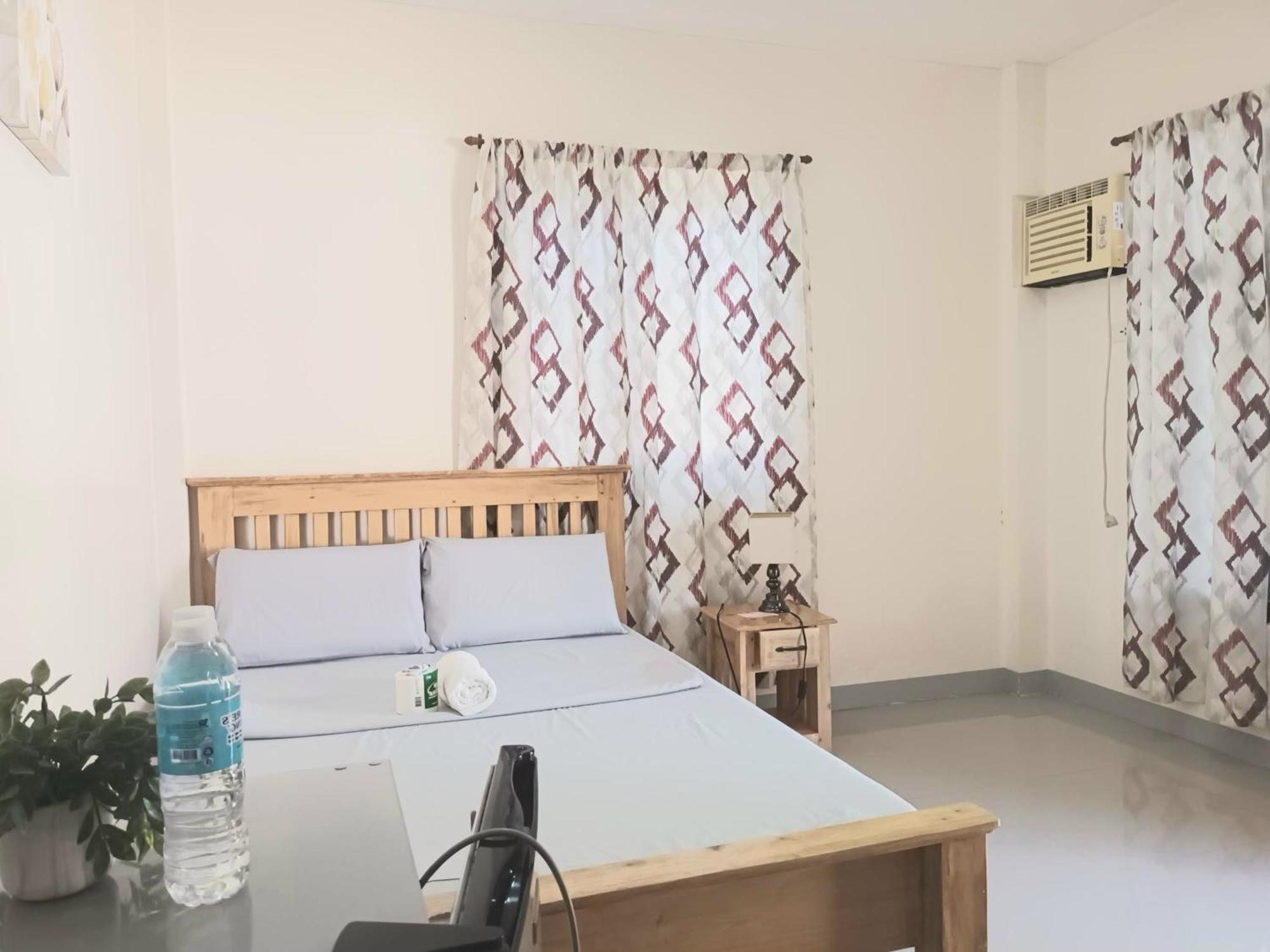 Grae's Apartelle Hostel Moalboal