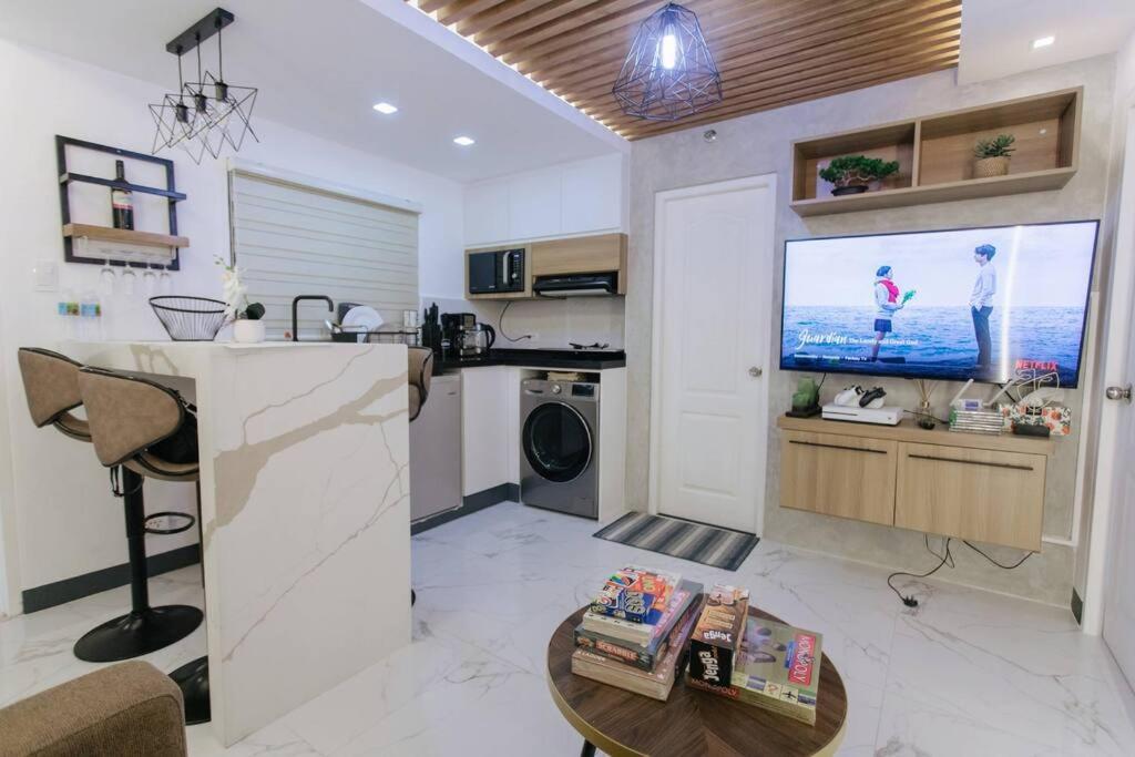 A2j Luxury 2br Near Il Corso & Sm Seaside