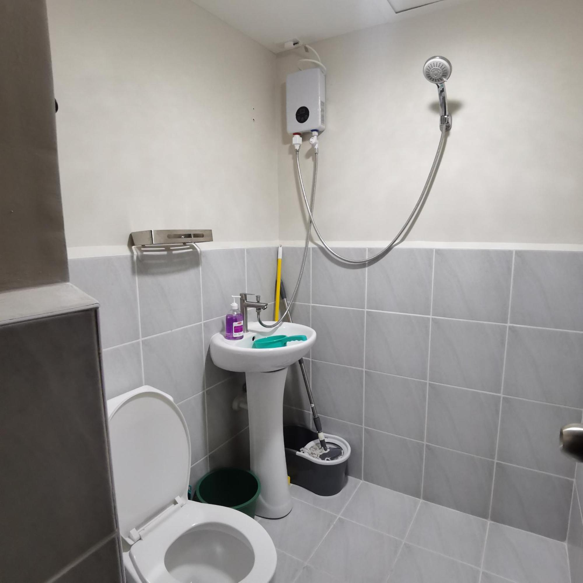 Affordable W/ Wi-fi, Pool & Shower Heater Apartment Lapu-Lapu City