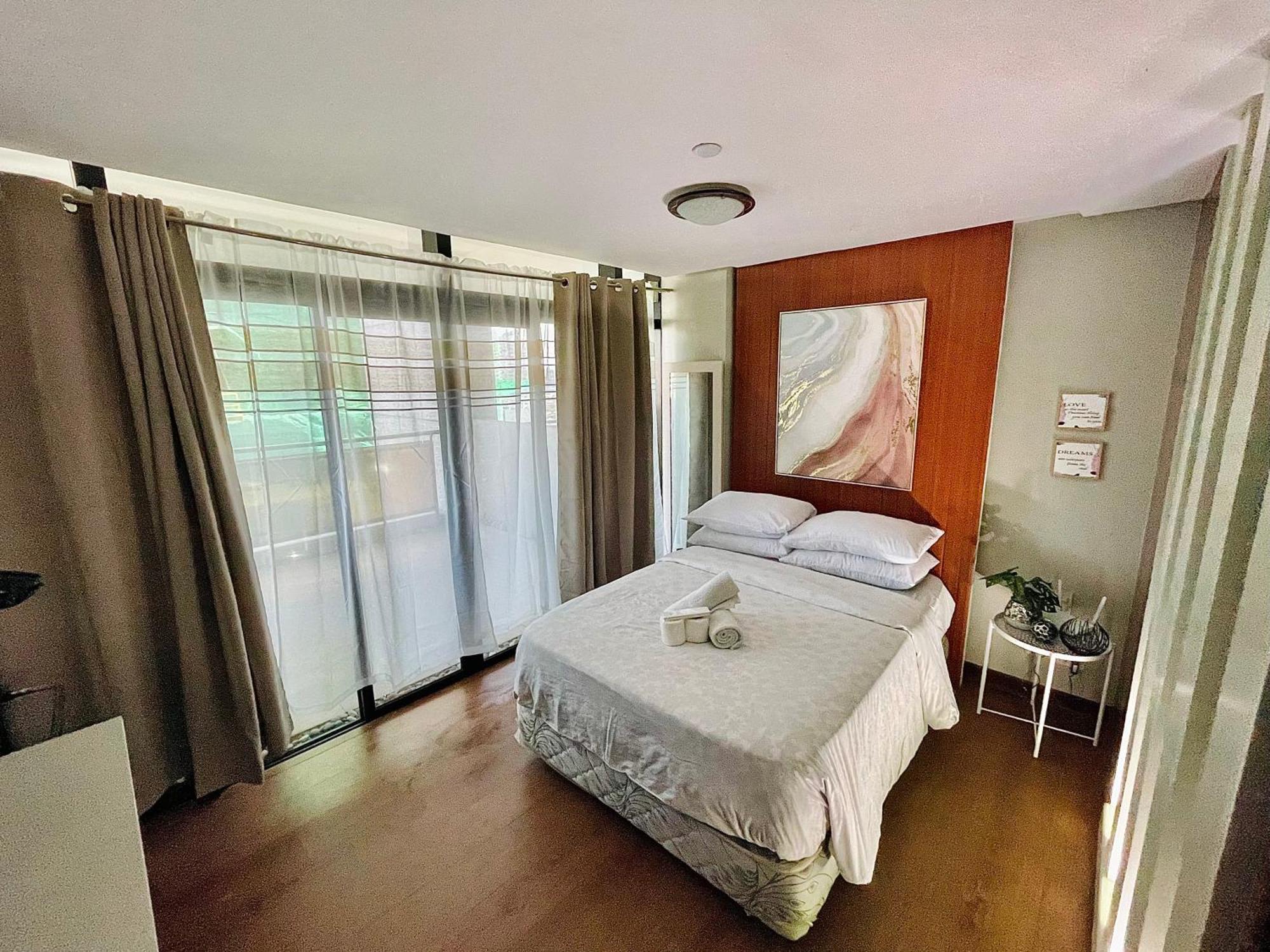 Apartment Spacious Appleone Equicom Ayala Cebu